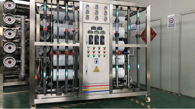 二級反滲透純水設備產出的水具備的優勢有