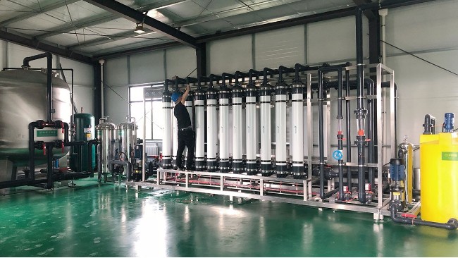 5噸反滲透設備多少錢？單級全自動反滲透水處理設備