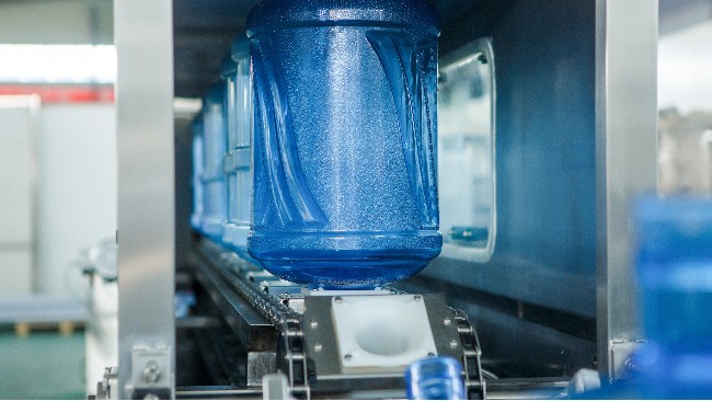 大型桶裝水設備一套多少錢？