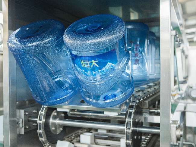 小瓶礦泉水生產(chǎn)設(shè)備多少錢 小瓶礦泉水生產(chǎn)設(shè)備多少錢